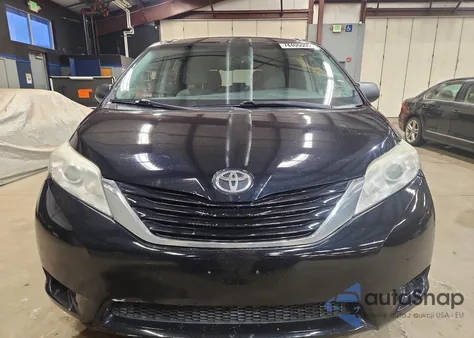 2015 Toyota Sienna Le z USA, uszkodzony, nr VIN 5TDJK3DC3FS119364